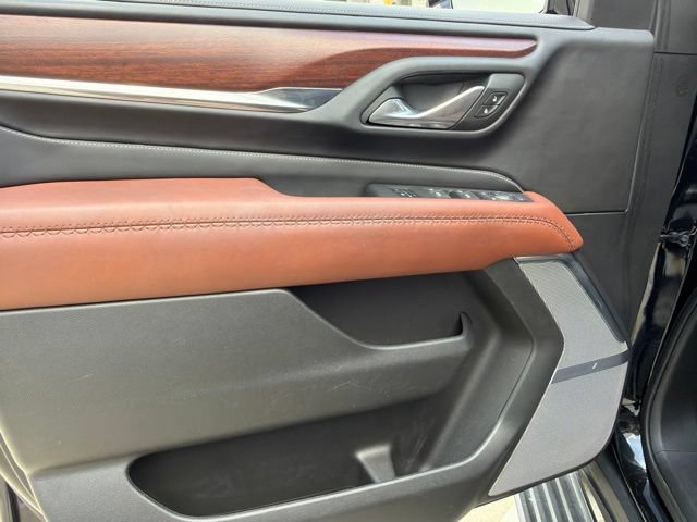 Used 2023 GMC Yukon Denali Ultimate AWD/4WD image 13