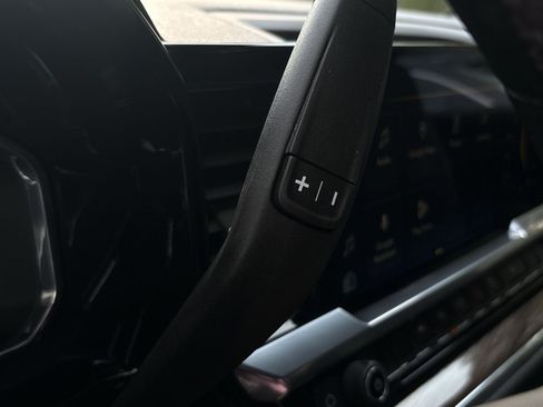 Used 2023 Chevrolet Silverado 1500 LT AWD/4WD image 22