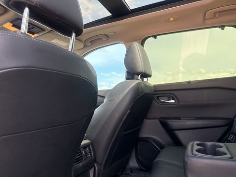 Certified 2023 Nissan Rogue SV w/ SV Premium B Package FWD image 35