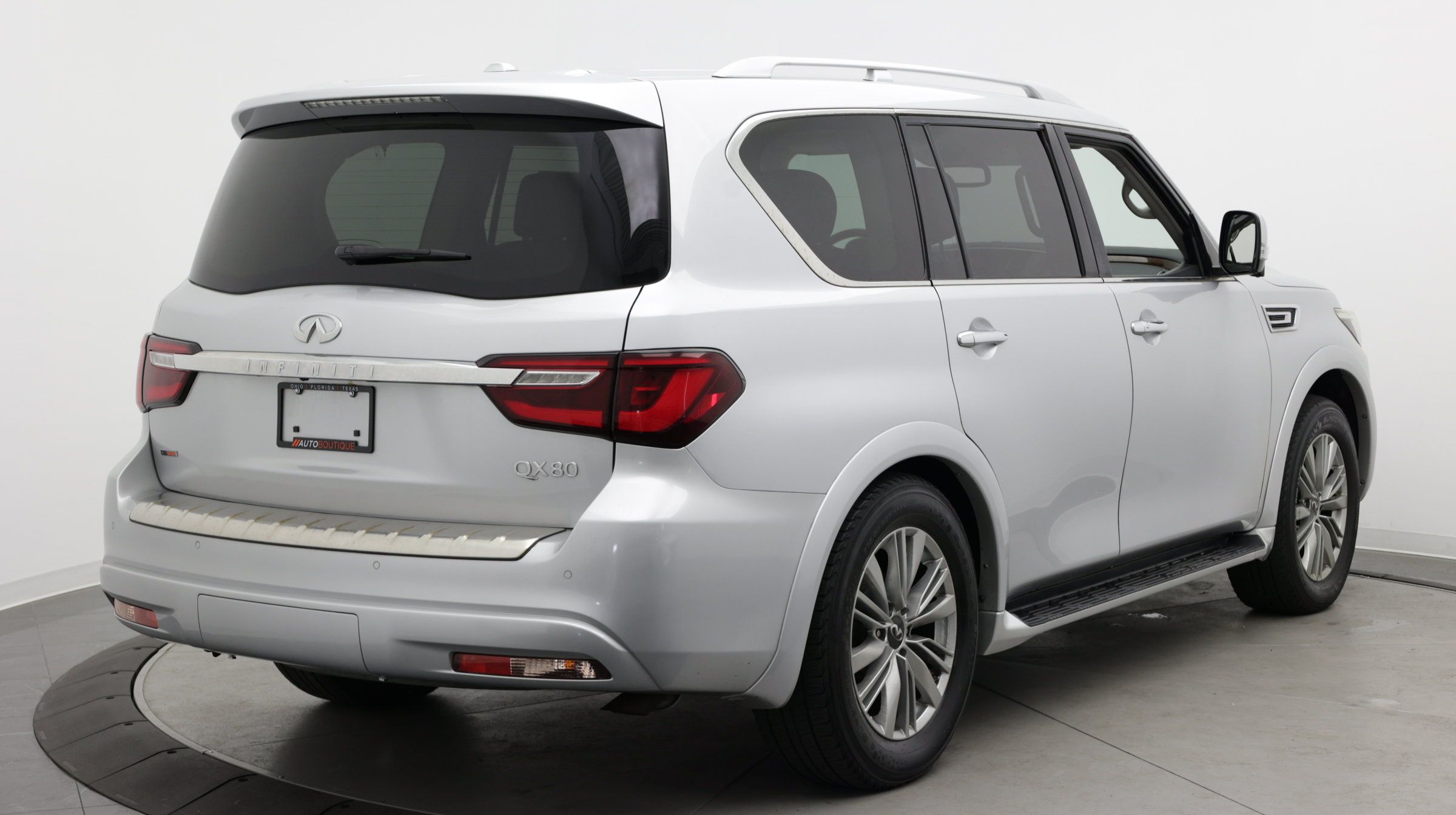 Used 2018 INFINITI QX80 4WD w/ Driver Assistance Package image 10