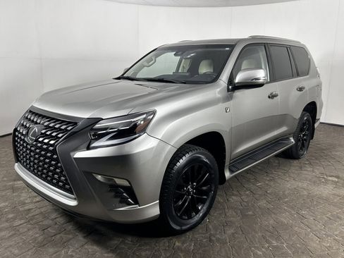 Used 2022 Lexus GX 460 w/ Accessory Package AWD/4WD image 3