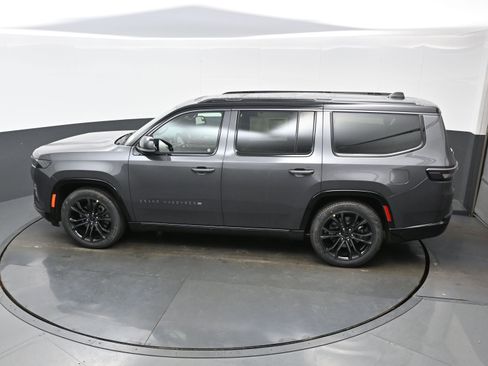 New 2026 Jeep Grand Wagoneer Summit AWD/4WD image 20