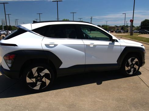 Used 2024 Hyundai Kona Limited AWD/4WD image 5