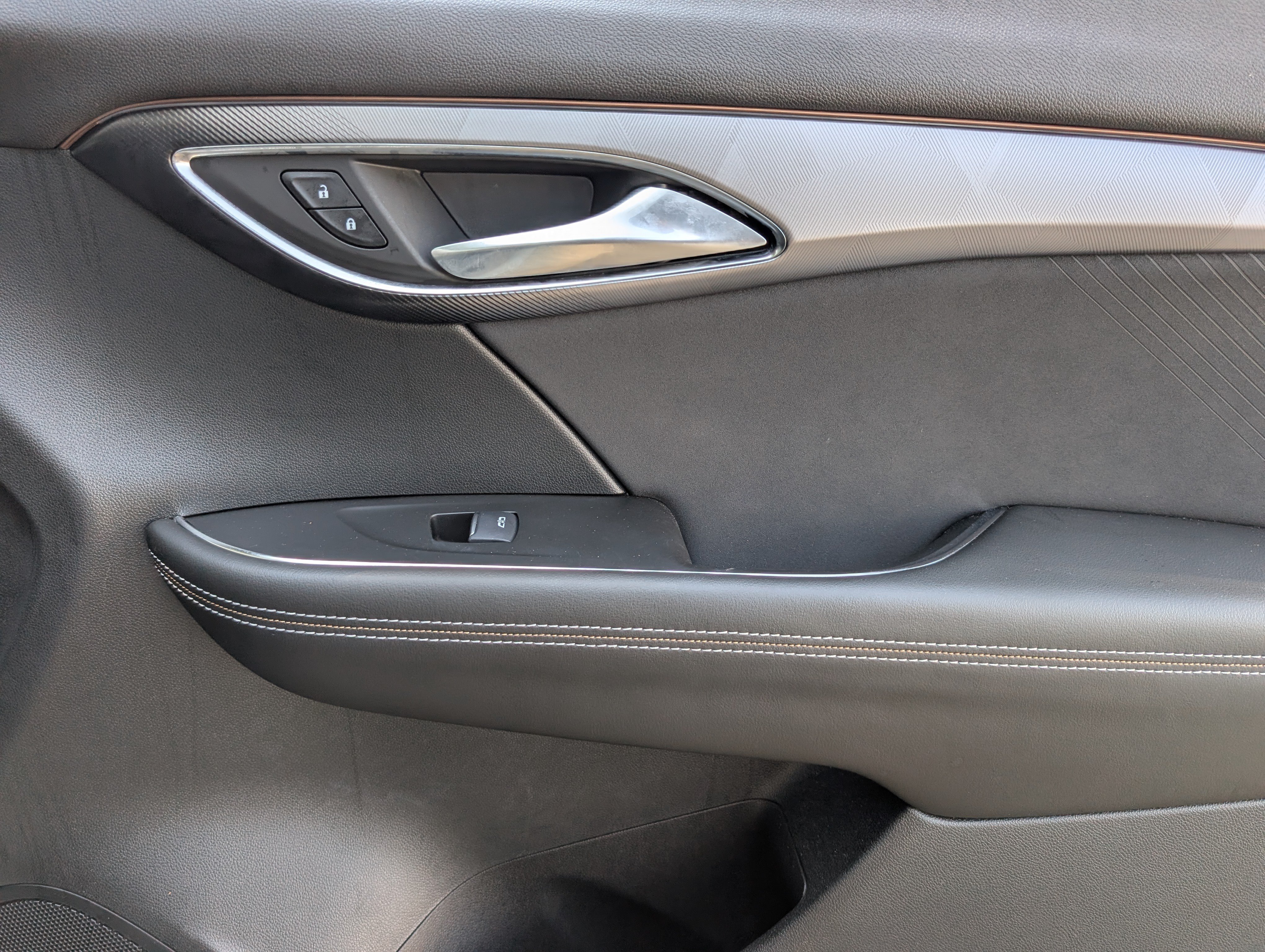 Used 2025 Buick Envision Sport Touring AWD/4WD image 23