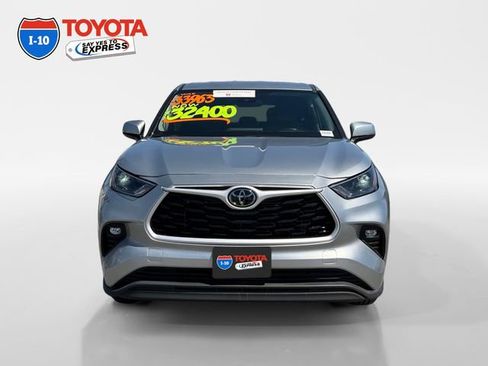 Certified 2024 Toyota Highlander LE AWD/4WD image 8