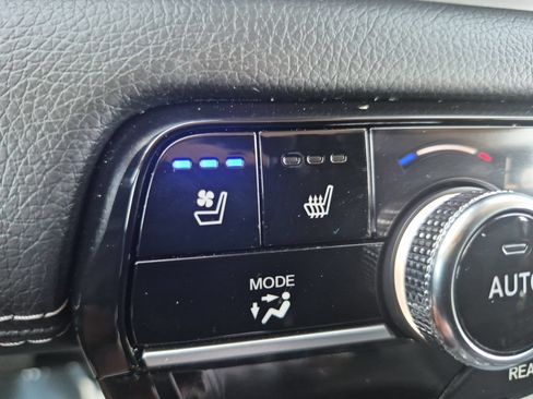 Used 2025 Honda Pilot Elite image 21