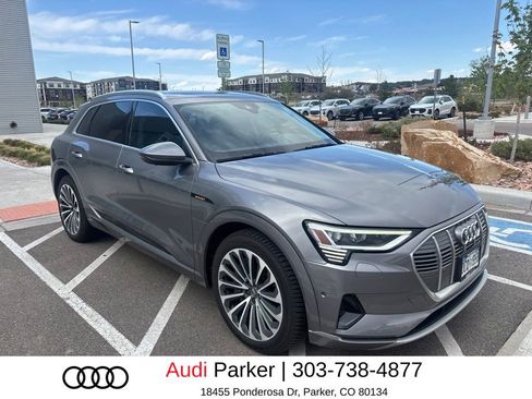 Used 2019 Audi e-tron Prestige w/ Prestige Package AWD/4WD image 2