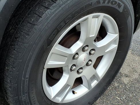 Used 2011 GMC Acadia SLE image 10