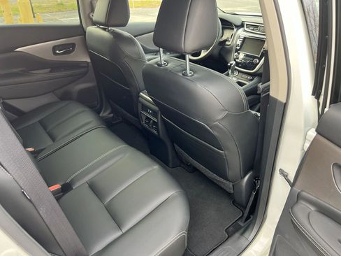 Used 2023 Nissan Murano SV w/ SV Midnight Edition Package image 16