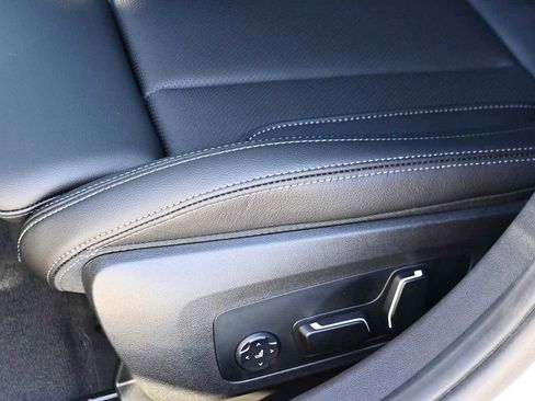 New 2026 BMW 330i Sedan w/ M Sport Package image 21