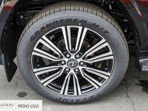 New 2025 Lexus LX 600 4WD w/ Luxury Package image 8