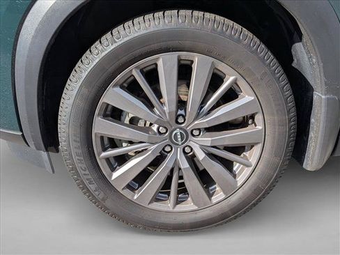 Used 2024 Nissan Pathfinder SL w/ SL Premium Package FWD image 18