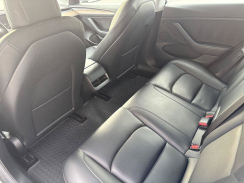 Used 2022 Tesla Model 3 Long Range AWD/4WD image 16