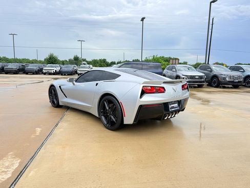 Used 2016 Chevrolet Corvette Stingray Coupe RWD image 9