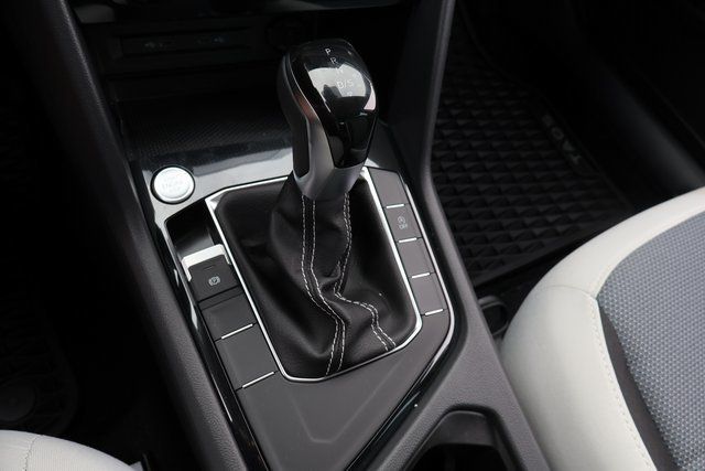 Certified 2025 Volkswagen Taos S FWD image 22