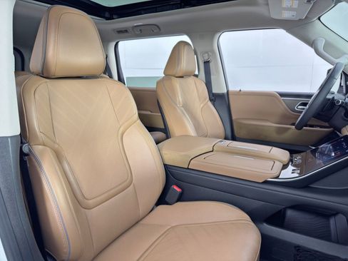 Used 2025 INFINITI QX80 Luxe w/ Cargo Package image 40
