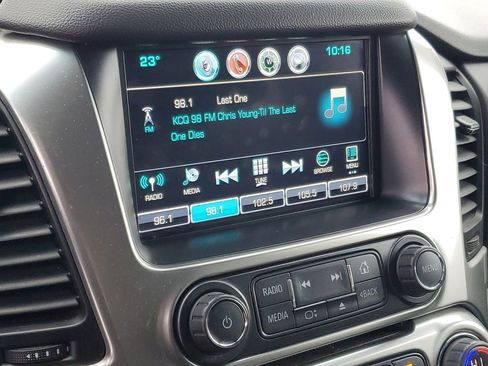 Used 2017 Chevrolet Suburban LT w/ LT Signature Package image 18