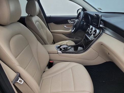 Used 2017 Mercedes-Benz GLC 300 4MATIC w/ Premium 1 Package image 21