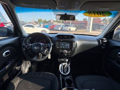 Used 2018 Kia Soul + FWD image 15
