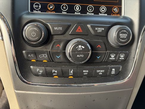 Used 2018 Jeep Grand Cherokee Limited w/ Luxury Group II image 16