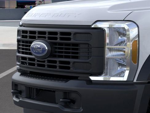 New 2026 Ford F550 4x4 Crew Cab image 17