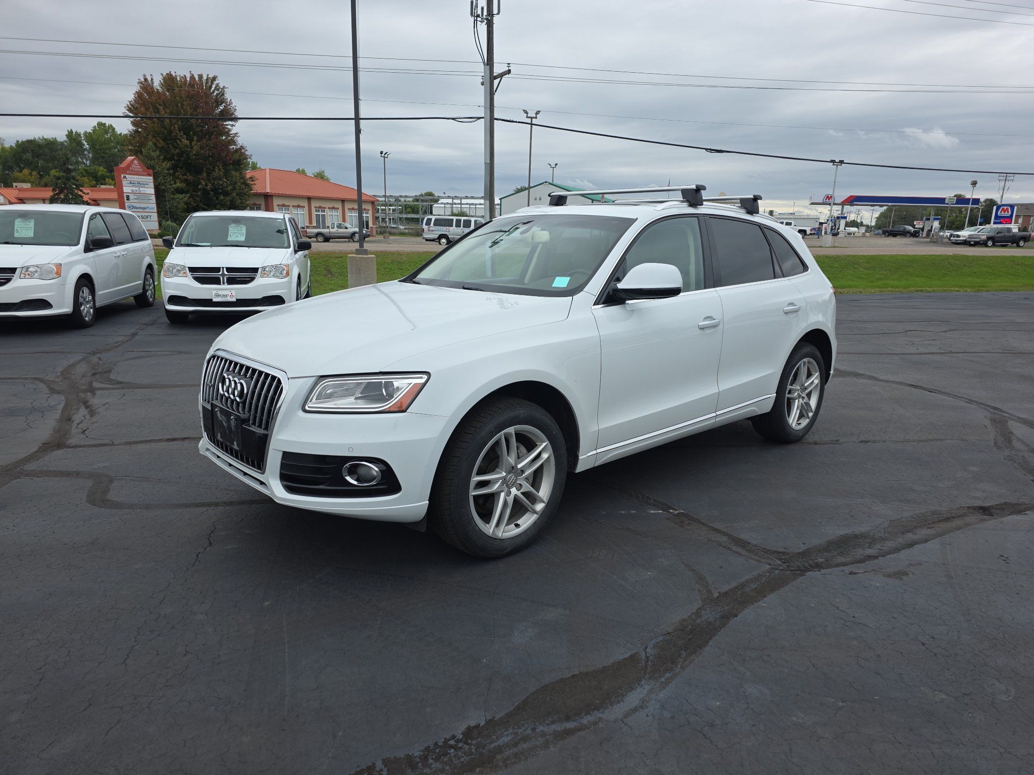 Used 2017 Audi Q5 2.0T Premium Plus w/ Technology Package AWD/4WD image 1