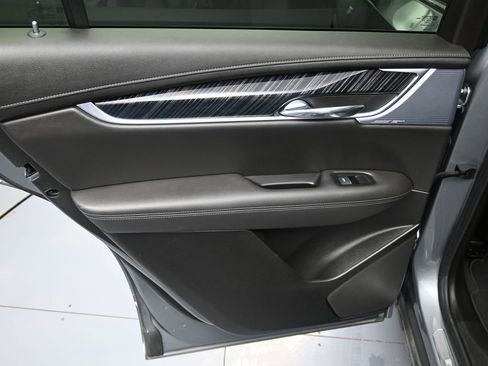 Used 2025 Cadillac XT6 Premium Luxury FWD image 26