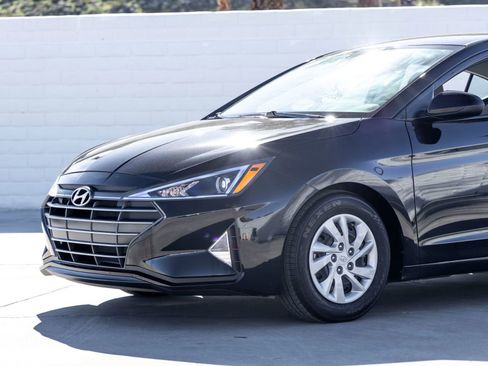 Used 2020 Hyundai Elantra SE image 5