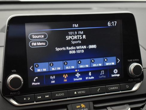 Used 2024 Nissan Altima 2.5 SV AWD/4WD image 21