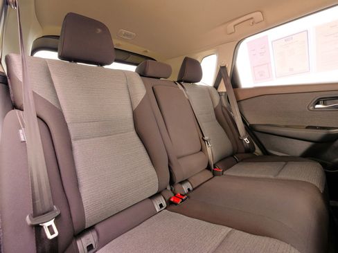 Used 2023 Nissan Rogue SV image 21