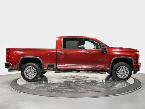 Used 2022 Chevrolet Silverado 2500 High Country w/ Safety Package II image 8