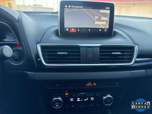 Used 2016 MAZDA MAZDA3 i Grand Touring image 22