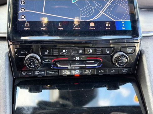 Used 2024 Jeep Grand Cherokee L Limited w/ Luxury Tech Group II image 38