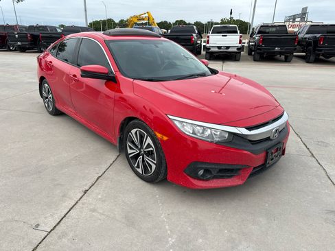 Used 2017 Honda Civic EX-T image 3