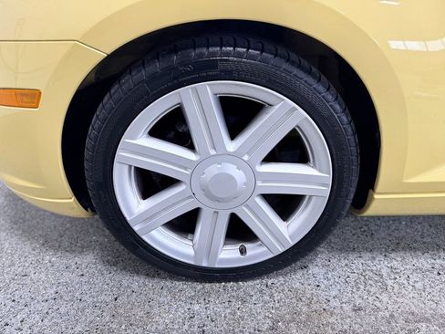 Used 2005 Chrysler Crossfire Limited RWD image 20