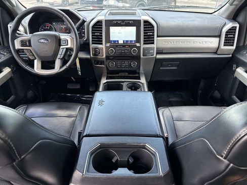 Used 2018 Ford F250 Lariat w/ Chrome Package image 17