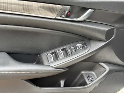 Used 2021 Honda Accord Sport image 25