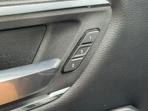 Used 2025 RAM 1500 Laramie AWD/4WD image 18