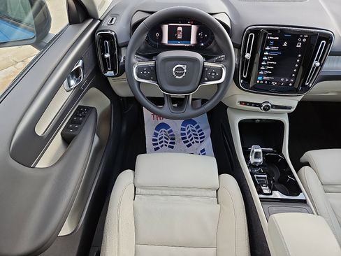 Certified 2023 Volvo XC40 B5 Plus w/ Driver Assist Package image 11