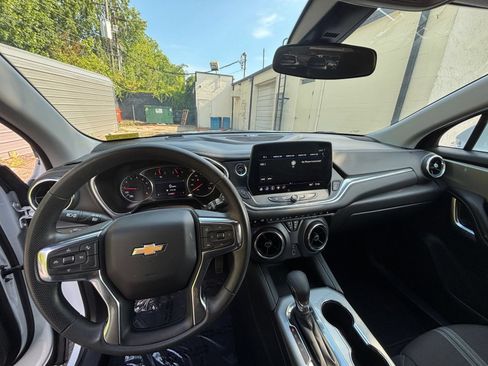 Used 2025 Chevrolet Blazer LT FWD image 26