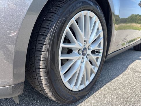 Used 2012 Ford Focus SEL FWD image 9