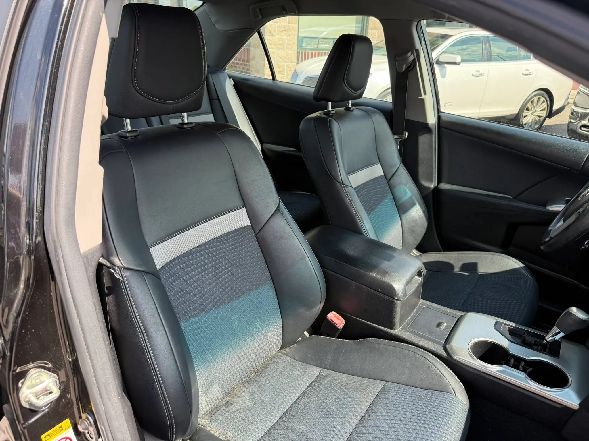 Used 2014 Toyota Camry SE FWD image 27