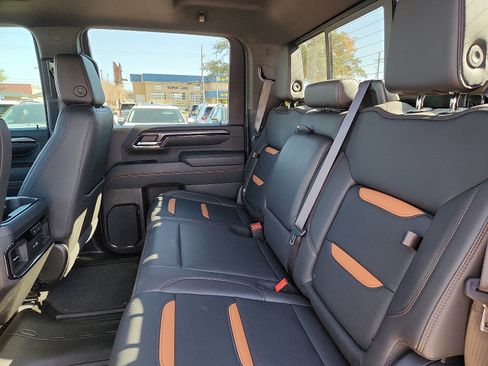 Used 2024 GMC Sierra 2500 AT4 w/ AT4 Premium Plus Package image 11