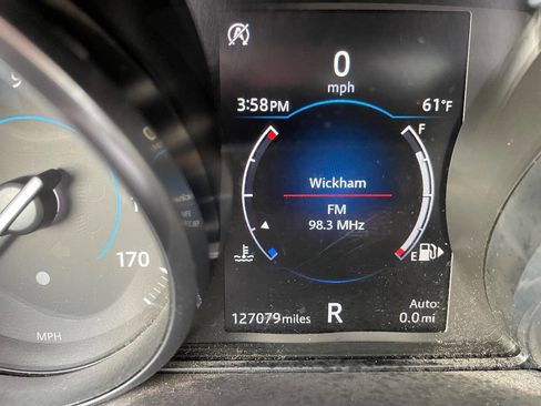 Used 2018 Jaguar F-PACE image 17