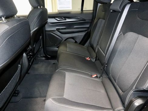 Used 2024 Jeep Grand Cherokee Laredo X w/ Luxury Tech Group I image 22