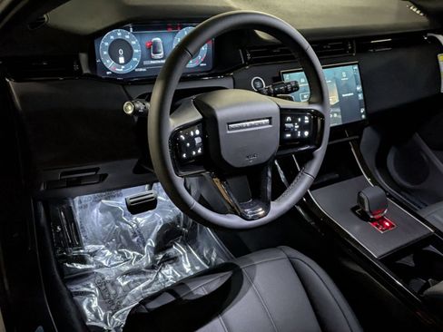 New 2026 Land Rover Range Rover Evoque S AWD/4WD image 16