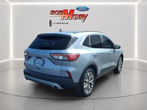 Certified 2022 Ford Escape Titanium AWD/4WD image 4