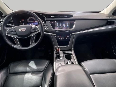 Used 2018 Cadillac XT5 Luxury w/ Driver Awareness Package FWD image 16