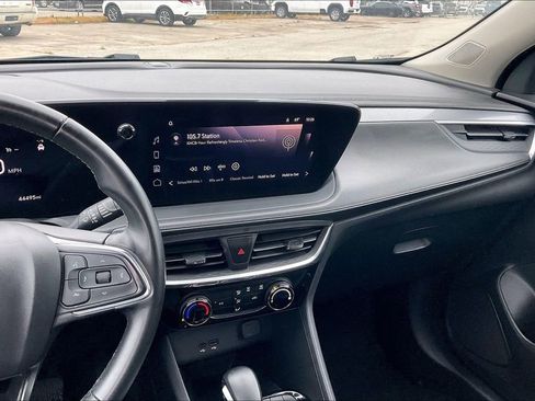 Used 2024 Buick Encore GX Sport Touring FWD image 9