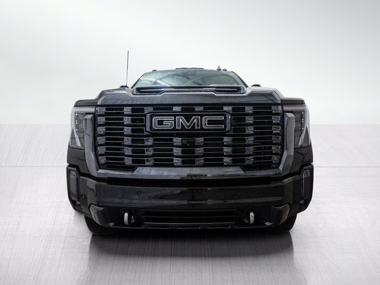 Used 2024 GMC Sierra 2500 Denali Ultimate AWD/4WD image 2